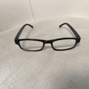 Lesebrille (Ohne Angabe/möglich +/- 1,5 oder 2?)