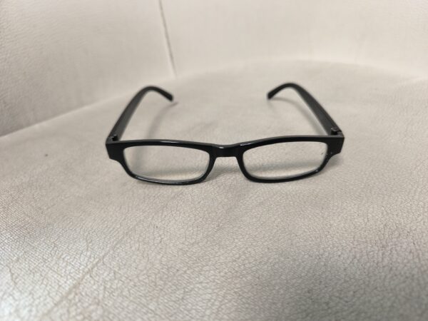 Lesebrille (Ohne Angabe/möglich +/- 1,5 oder 2?)